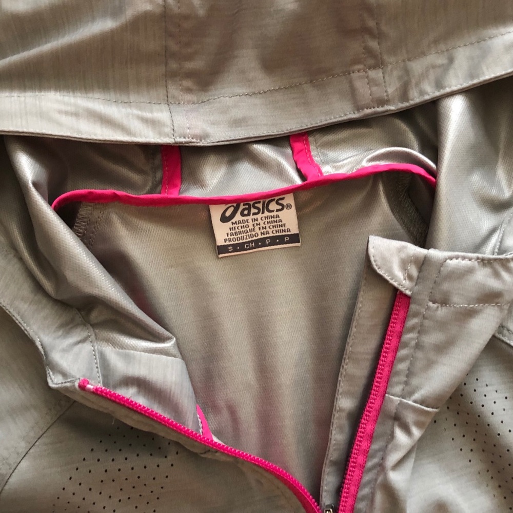 ASICS rain jacket - Picture 3 of 3